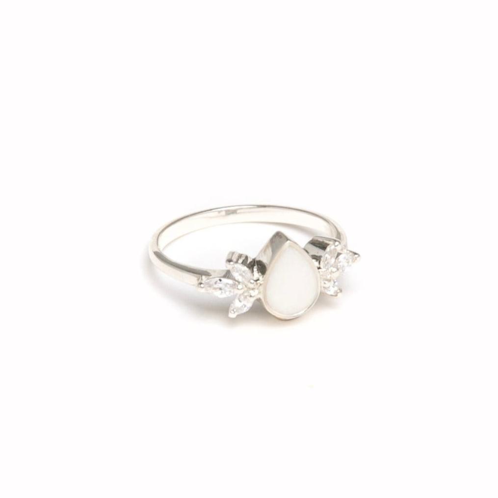 Laurel Wreath Teardrop Ring Silver